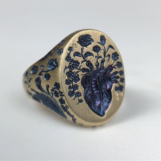 blue blossom vintage gold ring