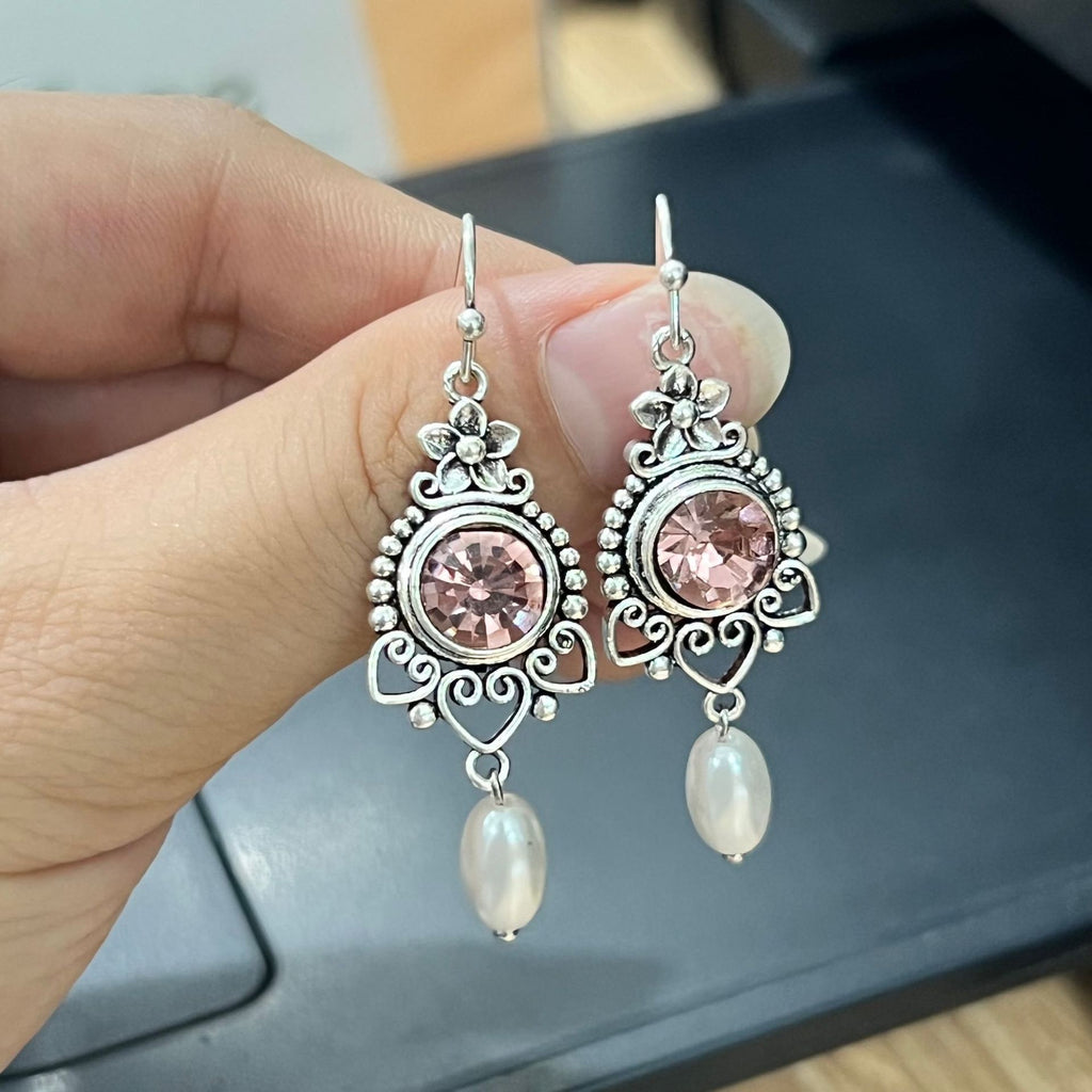 vintage glass dangling pearl earrings
